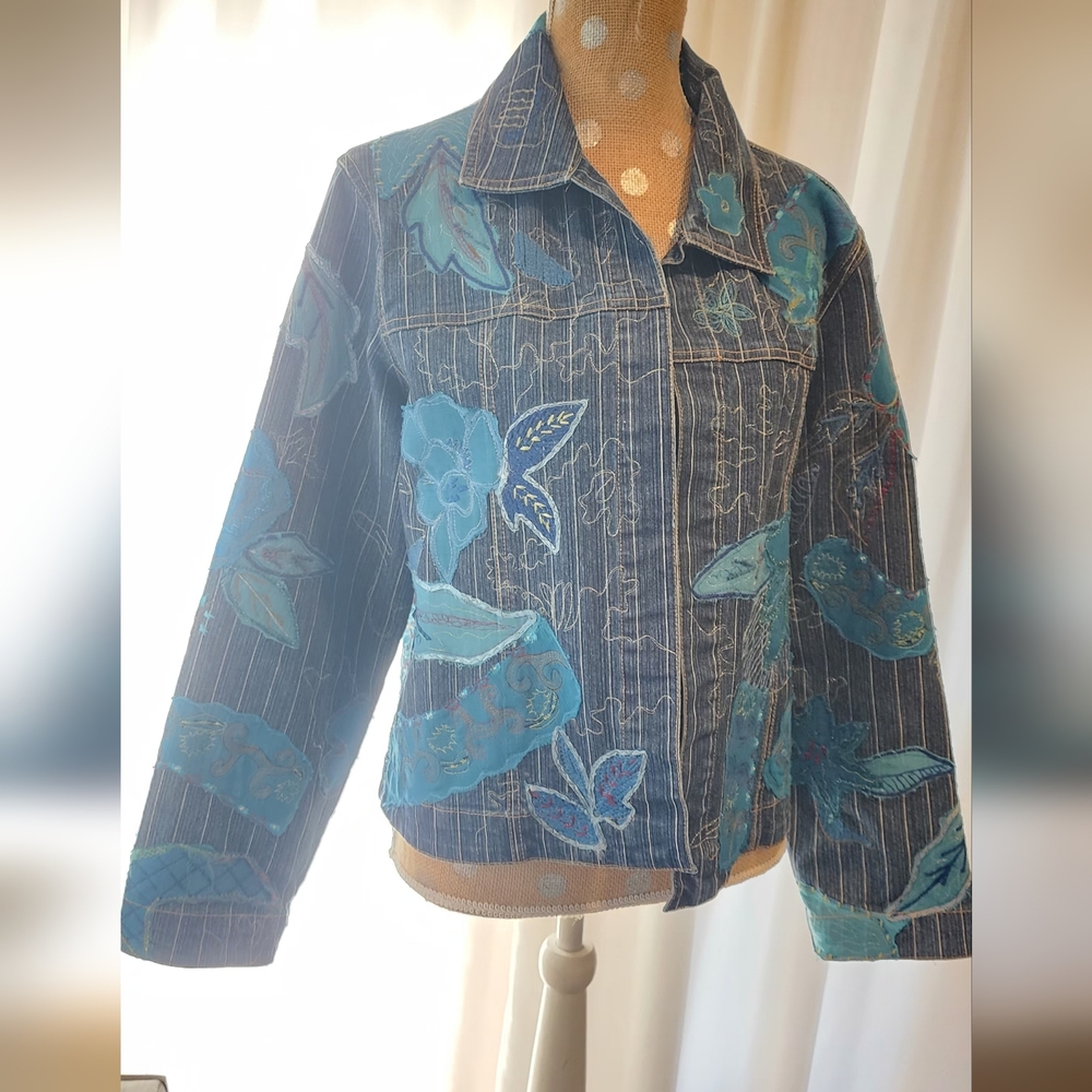 CHICOS Embroidered Denim Jacket CHICO SIZE 2